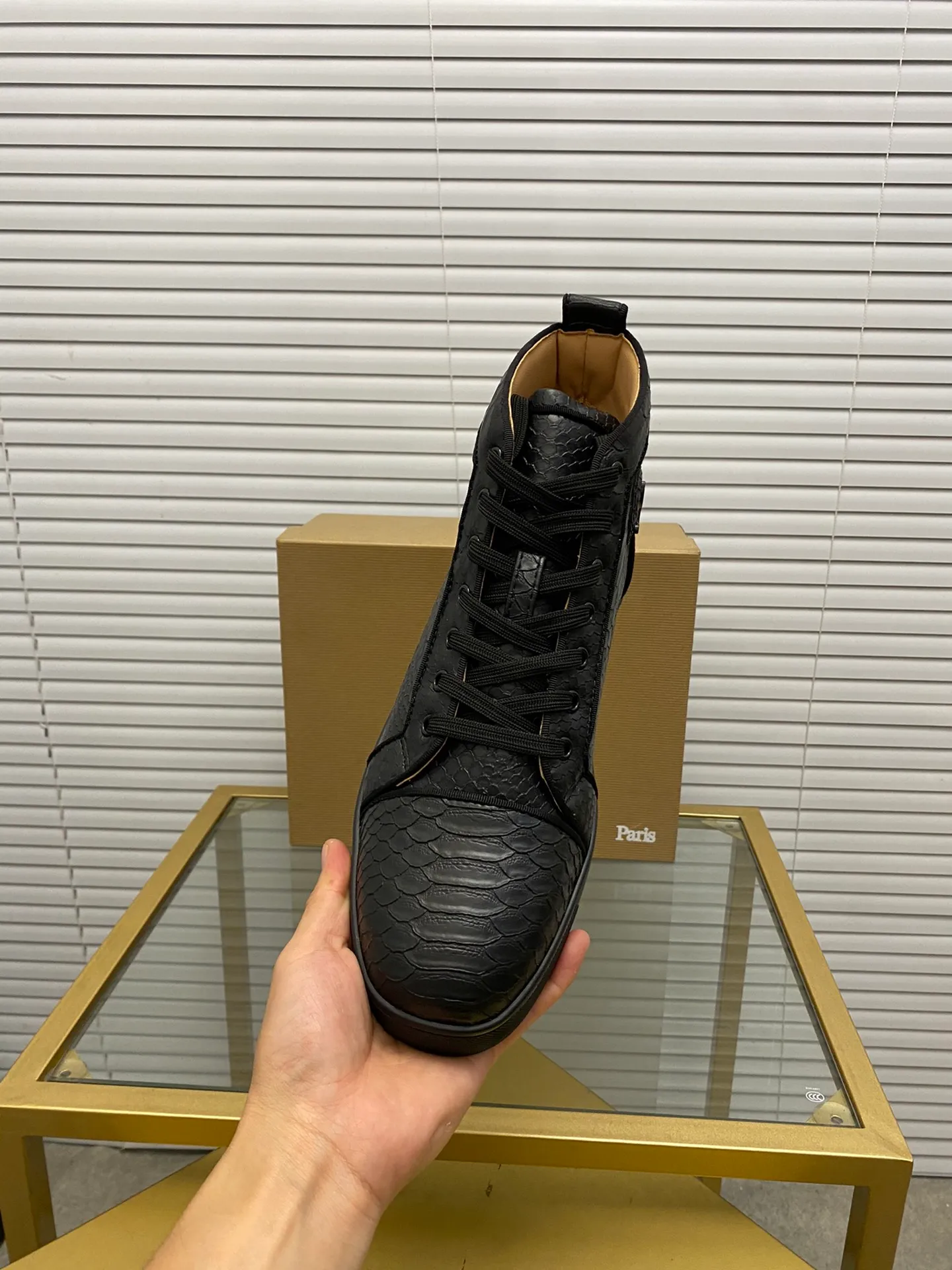 (Customized model) Ex-factory price is 520. christian louboutin (CL red sole shoes) counter series, casual sneakers for couples 📢 📢 📢 Exclusive hot style release 🎈🎈💪 Movable latex feet 👻 Finished outsole line [Proud] 😝Female 35-40# Male 38#-46, global supply😝 [Top version]: Original imported genuine leather upper, top original leather lining, original molded TPU outsole, original 1:1 detail processing, original shoe last,